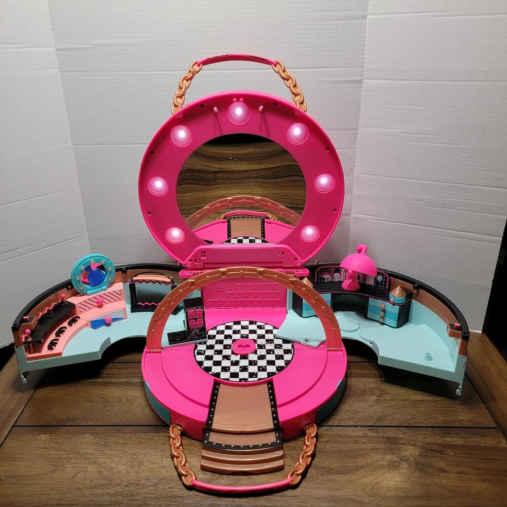 L.O.L. Surprise Hair Salon Playset